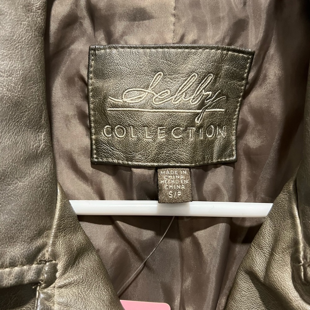 Leather jacket - Picture 2 of 3